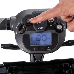 Panel de control del scooter eléctrico plegable Lanzarote con pantalla TFT y puerto USB