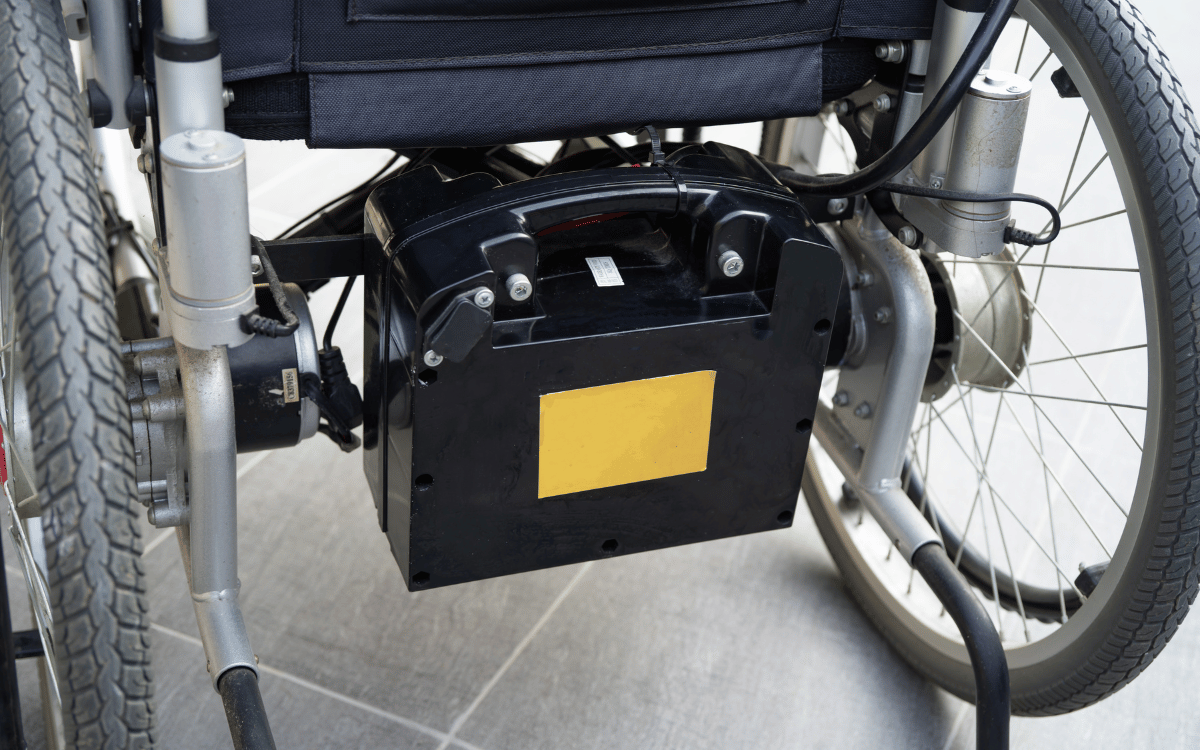 silla de ruedas eléctrica compacta para uso interior