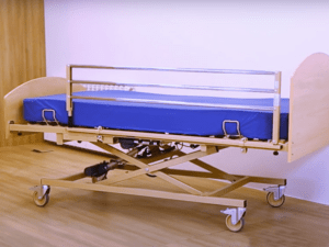 Barandilla abatible para cama articulada universal instalada en cama articulada eléctrica