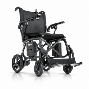 Silla de ruedas eléctrica Martinika Carbon Evo de fibra de carbono vista en semiperfil frontal